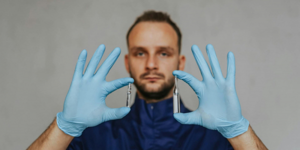 Confronto tra Vaccini Antinfluenzali nei Bambini: Efficacia e Sicurezza